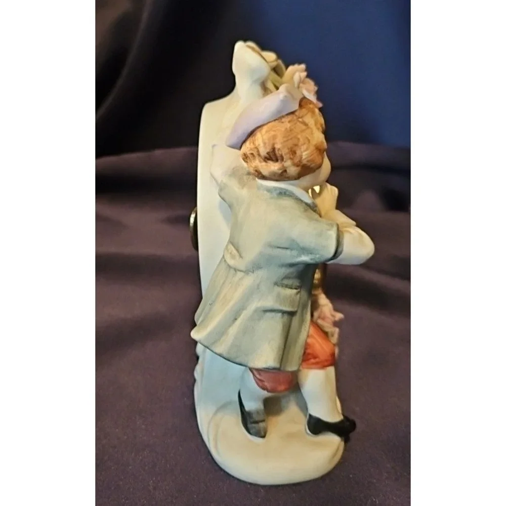 Vintage Meiko Figural Mantle‎ Clock Works Great